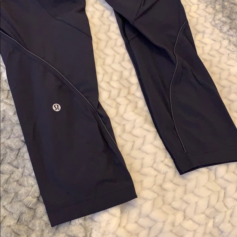 Navy blue lululemon workout pants/leggings